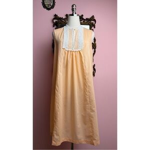 Vintage Sears Peach Perma-Prest Eyelet Lace Nightie Medium 36